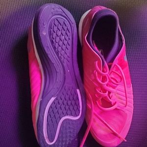 Woman's nike sneakers